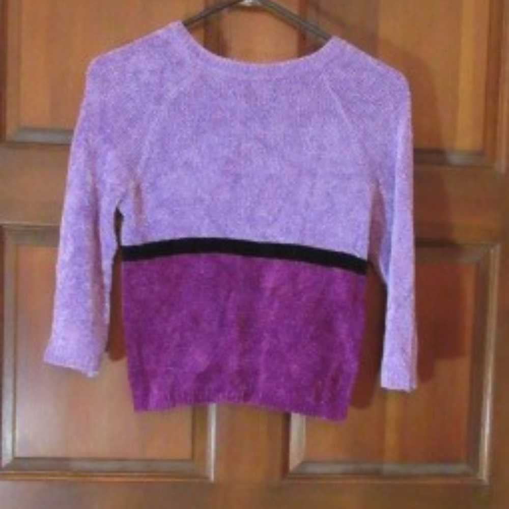 LAVENDER VELOUR V-NECK CROPPED TOP Medium - Picture 3 of 3